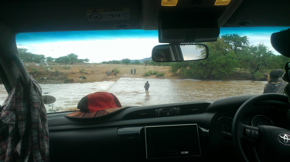 Inondation sur la route